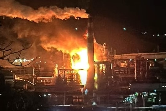 Nga cáo buộc Ukraine cho nổ trạm khí đốt ở Kursk, tấn công kho dầu bằng tên lửa mới