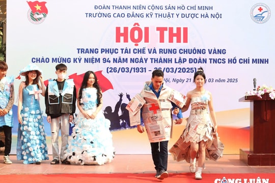 Sinh viên ngành Y dược trình diễn thời trang từ đồ tái chế