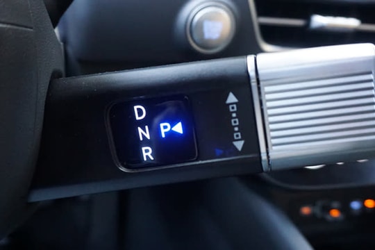 Những chiếc cần số hình thù kỳ lạ khiến các tài xế 'bực mình'