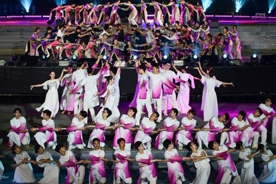 Không trình diễn drone light quy mô lớn tại đêm khai mạc Năm Du lịch quốc gia 2025