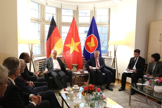 Lan tỏa thông điệp của Việt Nam tới các doanh nghiệp Đức về xây dựng Trung tâm tài chính