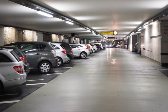 Bí quyết đỗ xe tránh va chạm trong không gian hẹp