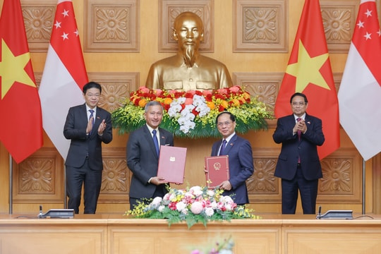 Việt Nam - Singapore trao đổi nhiều văn kiện hợp tác quan trọng