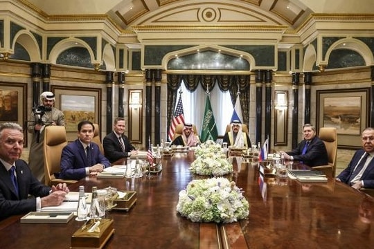 Con đường hòa bình cho Ukraine: Ngổn ngang trăm mối