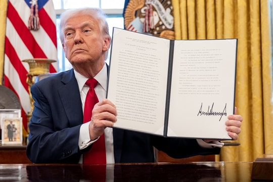 Tổng thống Mỹ công bố áp thuế 25% đối với ô tô nhập khẩu