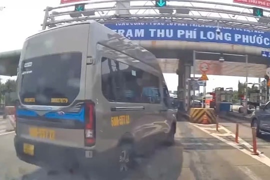 Xử phạt tài xế xe khách chuyển làn không đúng quy định trên cao tốc