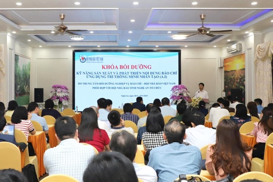 Hội Nhà báo Nghệ An tập huấn về sản xuất nội dung báo chí và ứng dụng AI