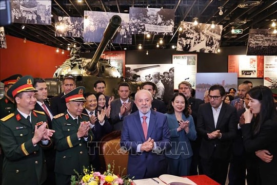 Phó Chủ tịch nước và Tổng thống Brazil thăm Bảo tàng Lịch sử Quân sự Việt Nam