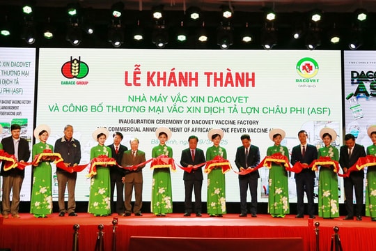 Phó Chủ tịch Quốc hội Lê Minh Hoan cắt băng khánh thành Nhà máy vaccine DACOVET tại Bắc Ninh