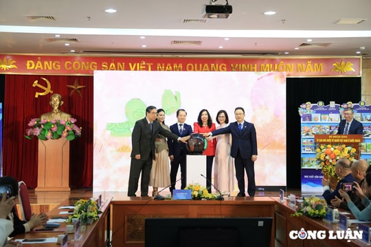 Phát động Ngày Tôn vinh tiếng Việt và Cuộc thi Tìm kiếm Sứ giả tiếng Việt ở nước ngoài