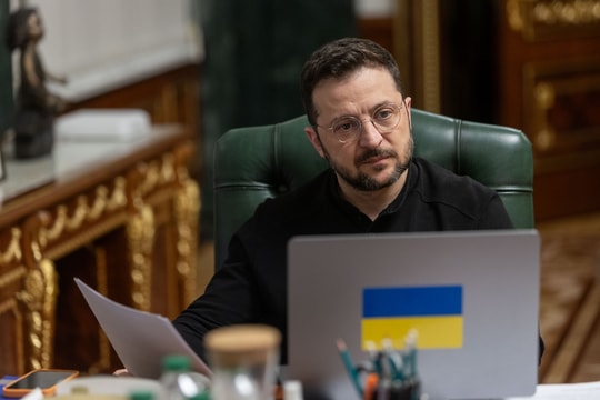 Thỏa thuận khoáng sản mới: Mỹ đòi hỏi thêm gì mà khiến Ukraine lo lắng?