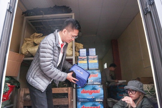 Báo Pháp Luật TP.HCM tiếp lửa ngư dân Hải Phòng bằng chương trình ý nghĩa