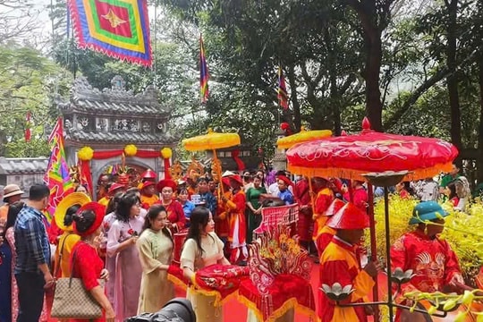 Lễ hội Hoành Sơn Thánh Mẫu 2025: Tôn vinh tín ngưỡng thờ Mẫu, thu hút du khách thập phương