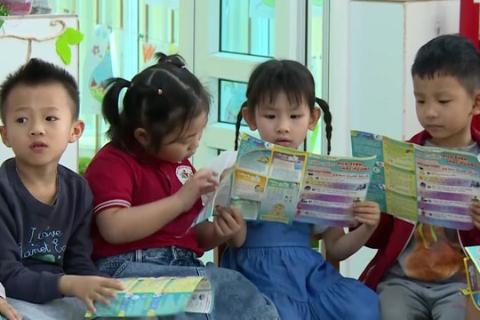 Hà Nội: Trường mầm non phát tờ rơi, hướng dẫn phòng chống dịch sởi