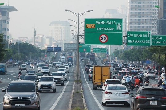 Xây dựng lộ trình thu phí ô tô vào khu vực trung tâm Hà Nội trong giờ cao điểm