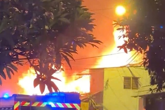 TP HCM: Cháy nhà ở Xóm Củi, 3 người tử vong