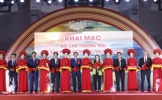 Hội chợ Thương mại và sản phẩm OCOP Phú Thọ 2025 mở cửa: Cơ hội giao thương, quảng bá đặc sản Đất Tổ