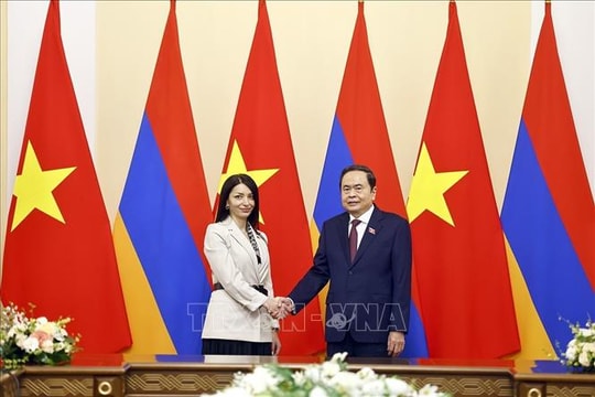 Chủ tịch Quốc hội Trần Thanh Mẫn tiếp Trưởng Nhóm Nghị sĩ hữu nghị Armenia - Việt Nam