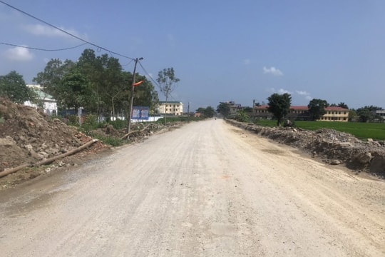 Thái Bình: Gói thầu 125 tỷ đồng nâng cấp đường trên địa bàn huyện Quỳnh Phụ chỉ có 1 nhà thầu tham dự