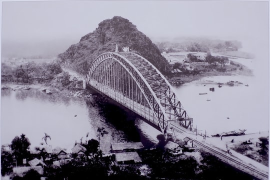 Cầu Hàm Rồng xưa và nay