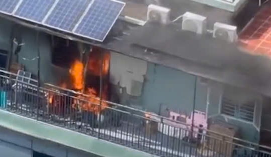 Lửa đỏ rực tại cơ sở nha khoa ở TP HCM khiến nhiều người tháo chạy