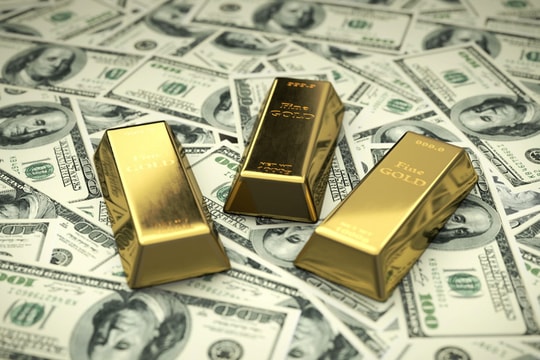 Giá vàng giảm sau khi đạt đỉnh lịch sử vì thuế quan của Tổng thống Donald Trump