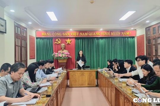 Ninh Bình: Giao ban báo chí và định hướng tuyên truyền tháng 4/2025