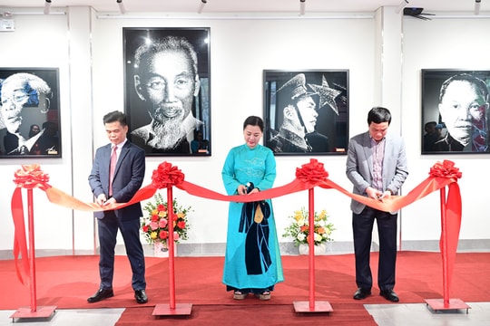 "Sáng trong ngọc kính"- Những tác phẩm nghệ thuật đặc biệt về những nhân vật huyền thoại