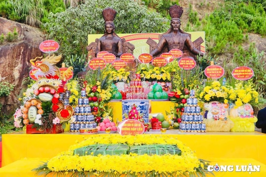 Thành kính dâng lễ vật tri ân Quốc Tổ Hùng Vương tại Hà Tĩnh