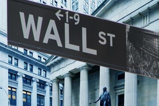 Trung Quốc đáp trả quyết liệt, thị trường Mỹ lao dốc không phanh