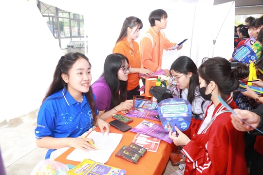 Trang bị kiến thức, kỹ năng giúp học sinh tự tin vượt vũ môn THPT