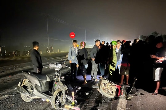 Hai xe máy va chạm trên Quốc lộ, 3 người thương vong ở Quảng Bình
