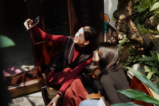 Ngồi thưởng trà 'chill chill' hoài niệm Hà Nội xưa