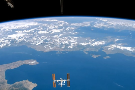 Lục địa nào của Trái đất di chuyển nhanh nhất? Và nó di chuyển về đâu?