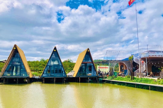 Gia Lai: Cưỡng chế phá dỡ Famstay xây dựng trái phép trên đất ruộng