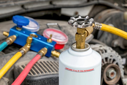 Cách nhận biết điều hòa xe của bạn cần nạp gas