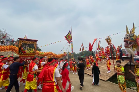 Lễ hội làng Văn Giang - Nam Dương nhận Bằng Di sản văn hóa phi vật thể quốc gia