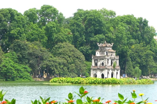 Dự báo thời tiết ngày 10/4: Hà Nội nhiều mây, sương mù và gió nhẹ