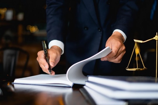 Không lợi dụng việc kiểm tra, xử lý văn bản vì mục đích vụ lợi