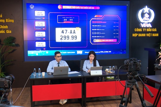 Ngày đầu đấu giá biển số xe máy: Gần 500 biển được đấu giá thành công