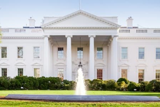 Tổng thống Donald Trump ‘yêu cầu’ EU mua 350 tỷ USD hàng năng lượng từ Mỹ