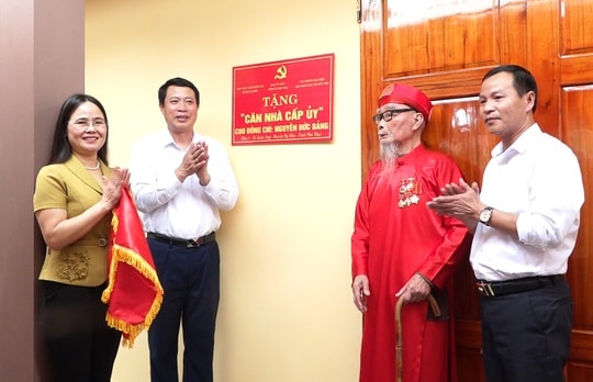 Phú Thọ: Khánh thành căn nhà cấp ủy thứ 48 tặng đảng viên 105 tuổi