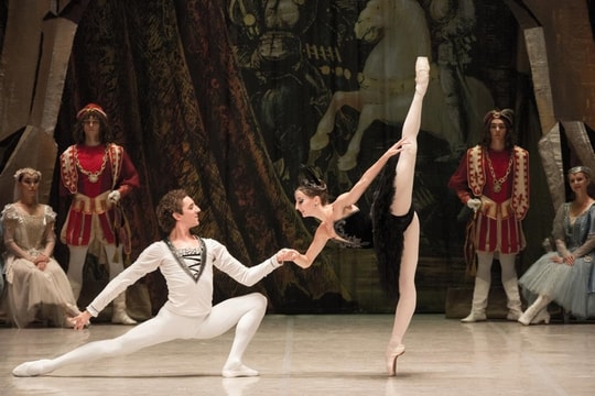 Dàn nghệ sĩ danh tiếng nước Nga trình diễn kiệt tác ballet ‘Hồ thiên nga’ tại Hà Nội
