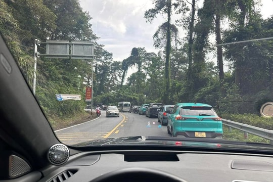 Mùa du lịch cao điểm: Đừng để du khách kẹt xe rồi… quay lưng