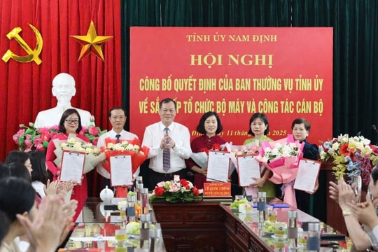 Công bố Quyết định về sáp nhập Đài Phát thanh và Truyền hình Nam Định vào Báo Nam Định