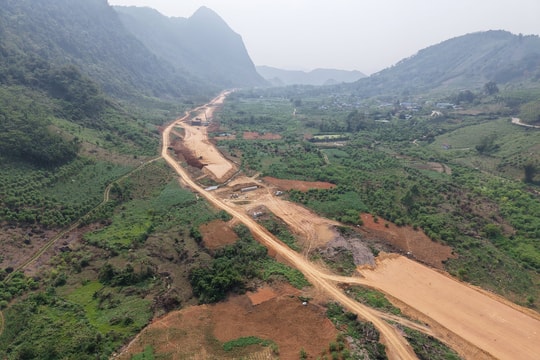 Đang làm rõ yêu cầu nhân sự tại gói thầu hơn 660 tỷ đồng cao tốc Hòa Bình - Mộc Châu