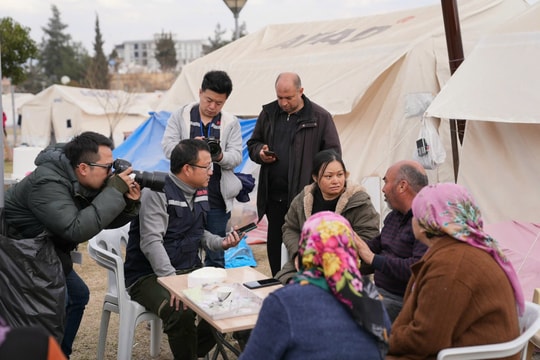 Trí tuệ cảm xúc: Lằn ranh giữa nhà báo và AI