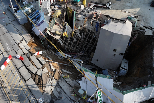 Hàn Quốc: Tiếp tục tìm kiếm nạn nhân trong vụ sập công trường tàu điện ngầm