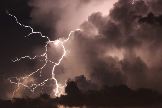 Giông sét kinh hoàng ở Ấn Độ và Nepal khiến ít nhất 69 người thiệt mạng