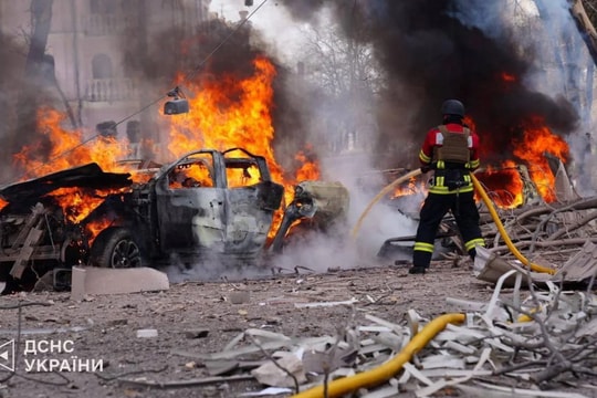 Ukraine nói cuộc tấn công tên lửa của Nga khiến hàng trăm người thương vong